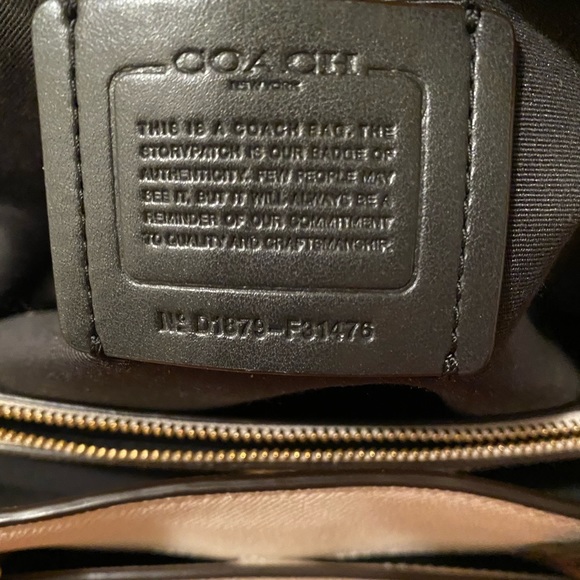 Coach Casey Tote Crossgrain leather Excellent Condition - Picture 3 of 3